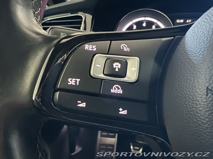 Volkswagen Golf R 4Motion 221kw manuál 2014