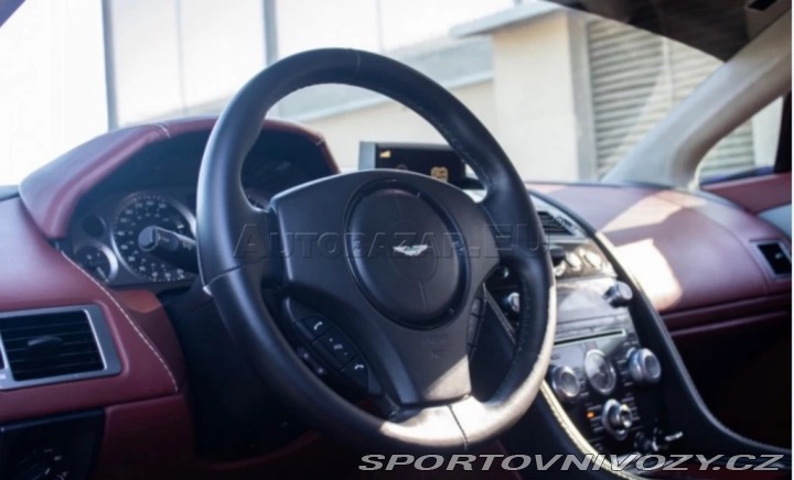 Aston Martin Vantage Aston Martin V8 Vantage 2012