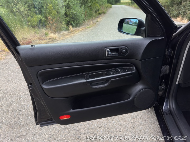Volkswagen Golf 2.3 V5 125kW 4Motion 6man 2001