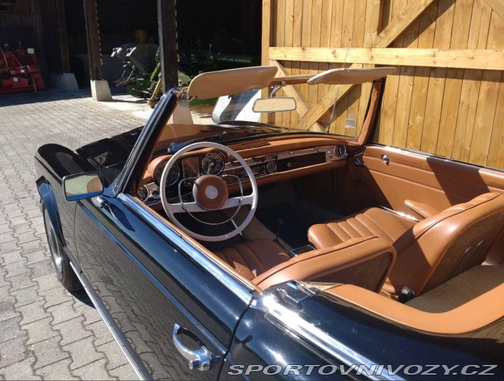 Mercedes-Benz SL 230 SL Pagode W113 1965