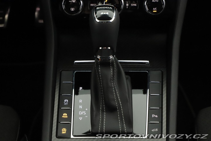Škoda Superb Sportline 2.0 TSI 2024