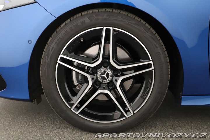 Mercedes-Benz A AMG Line A 180 2024