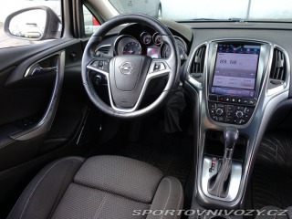 Opel Astra 1.6 T 2011