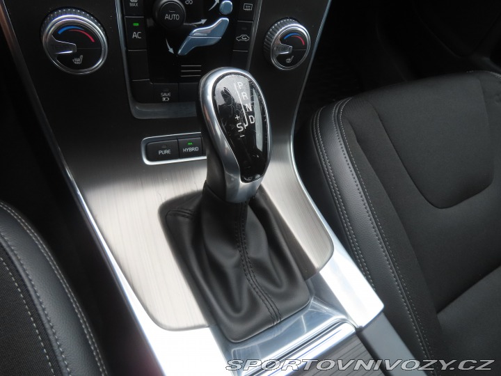 Volvo V60 D6 Plug-in Hybrid 2015