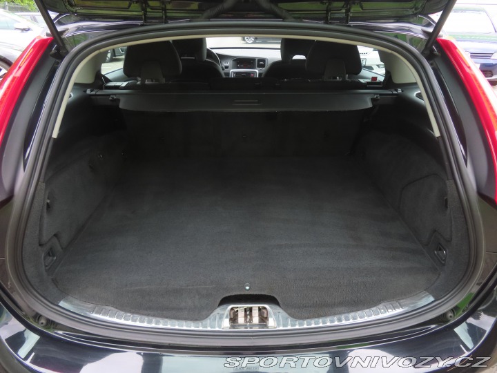 Volvo V60 D6 Plug-in Hybrid 2015