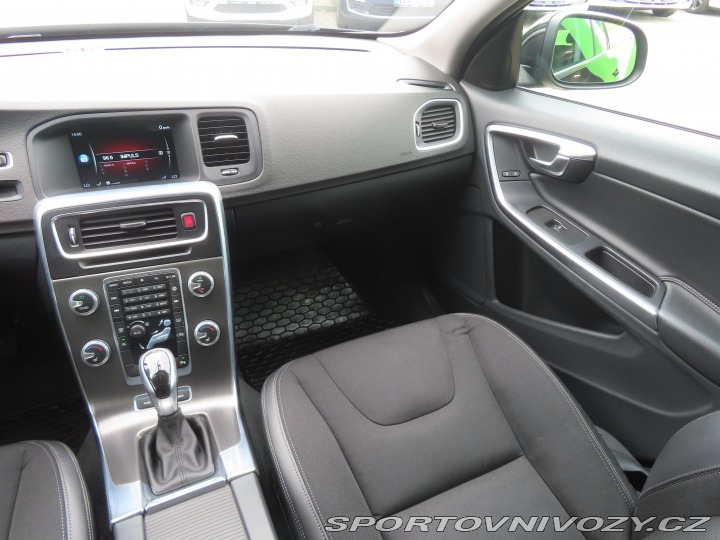 Volvo V60 D6 Plug-in Hybrid 2015