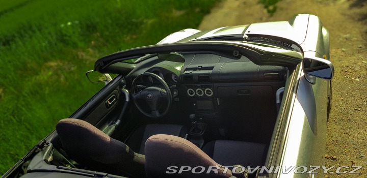 Toyota MR2 Kabrio+pevná střecha 2000