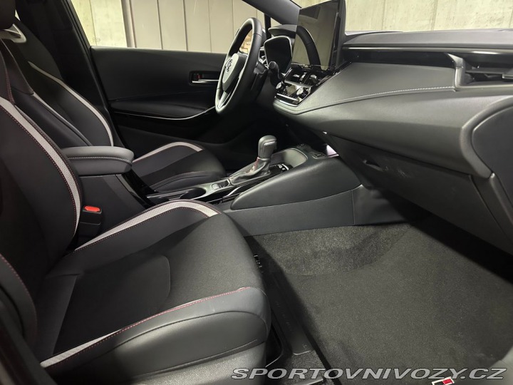 Toyota Corolla GR Sport 2.0 Hybrid e-CVT 2026