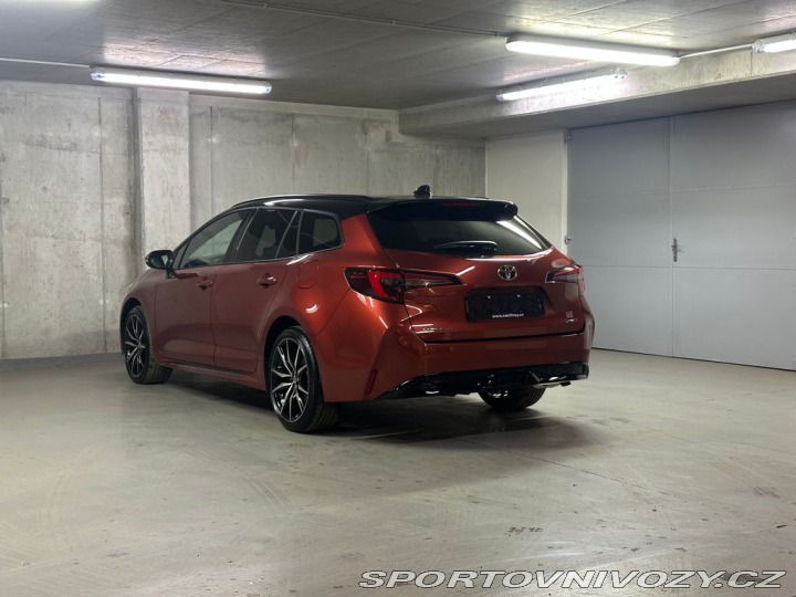 Toyota Corolla GR Sport 2.0 Hybrid e-CVT 2025