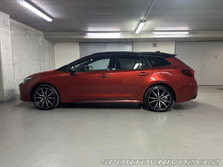 Toyota Corolla GR Sport 2.0 Hybrid e-CVT 2026