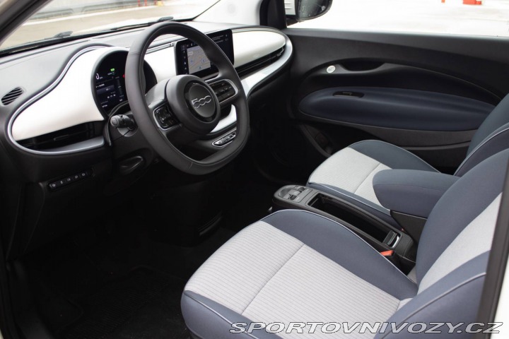 Fiat 500 500e La Prima, 42 KWh, 8 2021