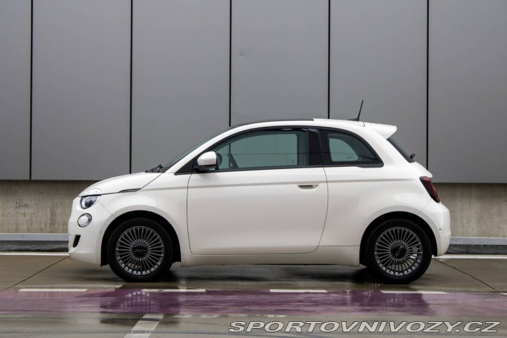 Fiat 500 500e La Prima, 42 KWh, 8 2021
