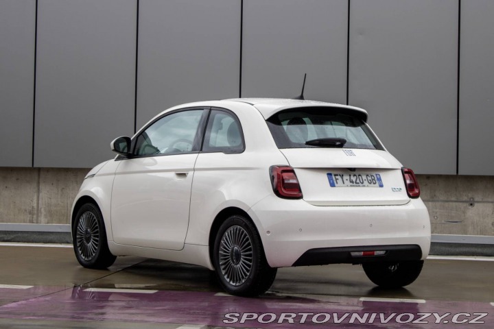 Fiat 500 500e La Prima, 42 KWh, 8 2021