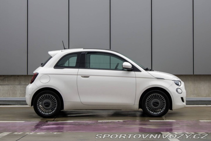 Fiat 500 500e La Prima, 42 KWh, 8 2021