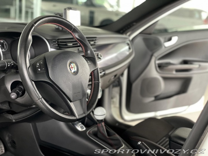 Alfa Romeo Giulietta Quadrifoglio TBi 177kW 2011