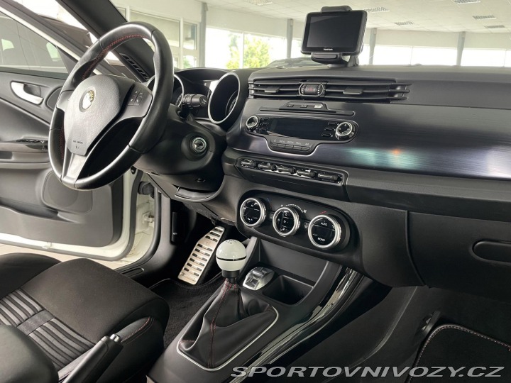 Alfa Romeo Giulietta Quadrifoglio TBi 177kW 2011