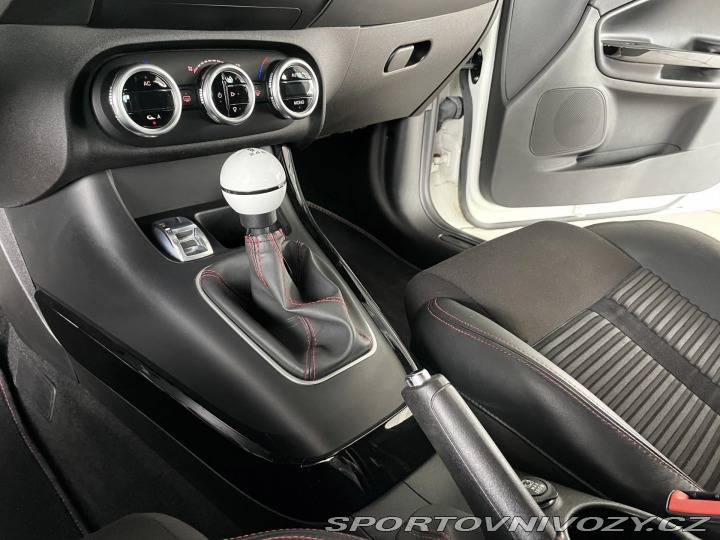 Alfa Romeo Giulietta Quadrifoglio TBi 177kW 2011