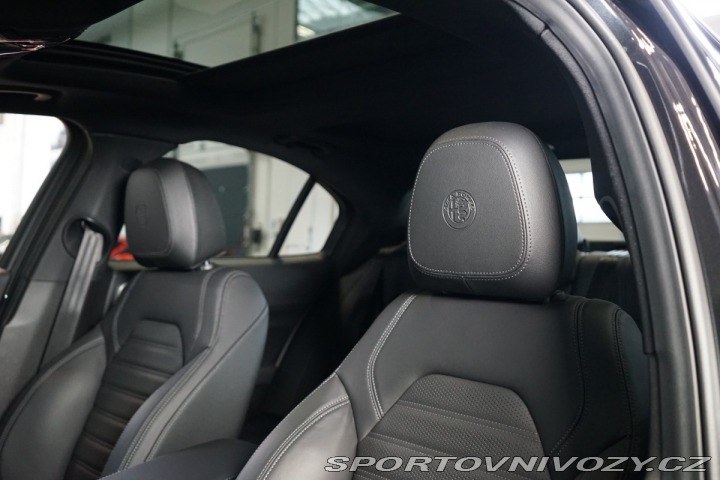 Alfa Romeo Giulia VELOCE*PANO*H/K*KAMERA*ZÁ 2024