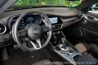 Alfa Romeo Giulia VELOCE*PANO*H/K*KAMERA*ZÁ 2024