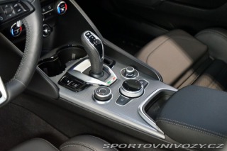 Alfa Romeo Giulia VELOCE*PANO*H/K*KAMERA*ZÁ 2024