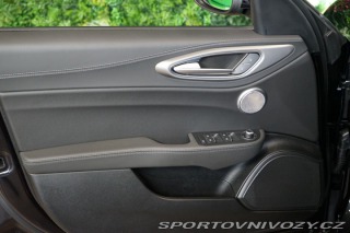 Alfa Romeo Giulia VELOCE*PANO*H/K*KAMERA*ZÁ 2024