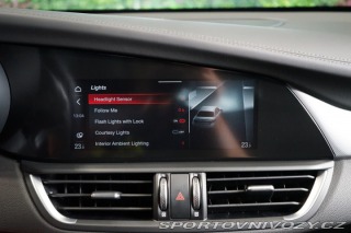 Alfa Romeo Giulia VELOCE*PANO*H/K*KAMERA*ZÁ 2024