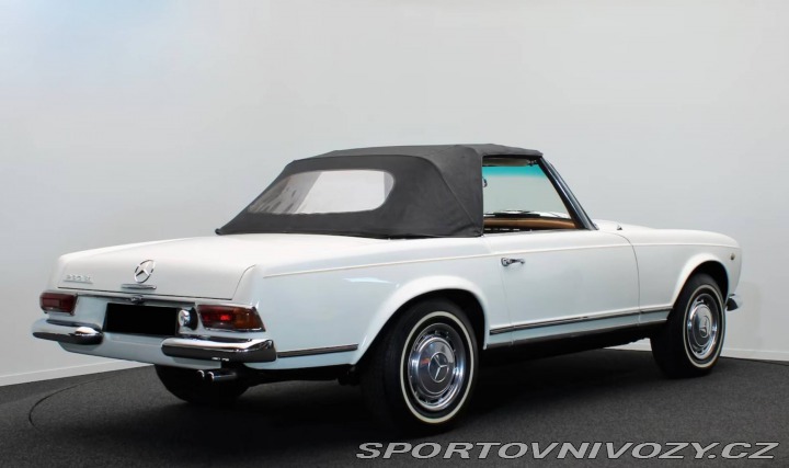 Mercedes-Benz SL 230SL Pagode (W113) 1967