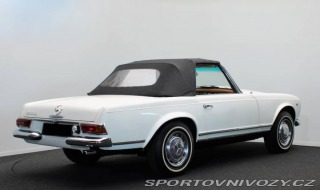 Mercedes-Benz SL 230SL Pagode (W113) 1967