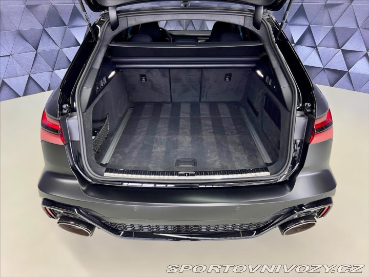 Audi RS6 PERFORMANCE,AKRAPOVIČ,KER 2024