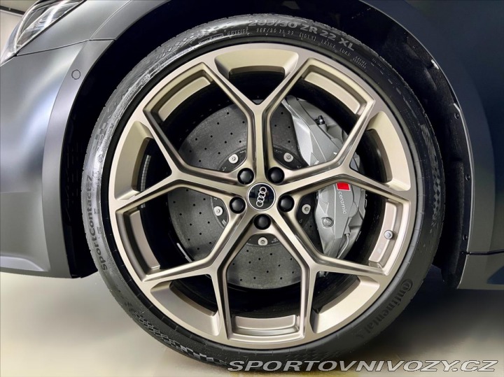 Audi RS6 PERFORMANCE,AKRAPOVIČ,KER 2024