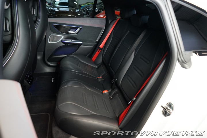 Mercedes-Benz Ostatní modely EQE 43 AMG*4M*HYPERSCREEN*TAŽ 2023