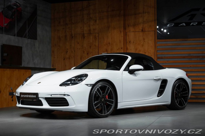 Porsche Boxster 718, BOSE, CHRONO, VÝFUKY 2017