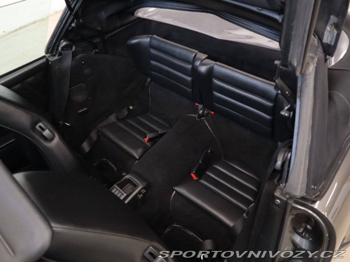 Porsche 911 964 Carrera 4 Cabriolet 1990