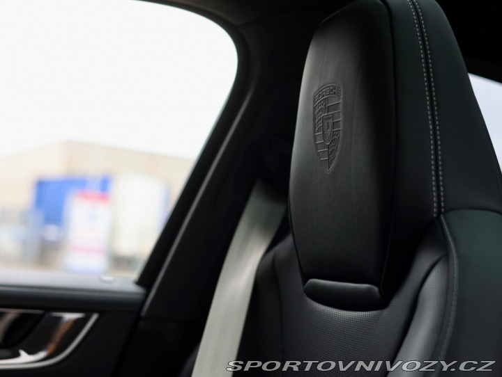 Porsche Cayenne Coupe V8 Turbo E-Hybrid 2024