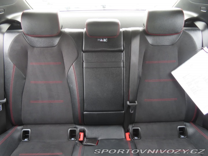 Mercedes-Benz A AMG Line A 180 d 2021