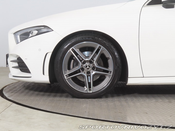 Mercedes-Benz A AMG Line A 180 d 2021