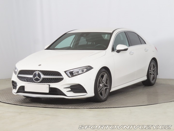 Mercedes-Benz A AMG Line A 180 d 2021