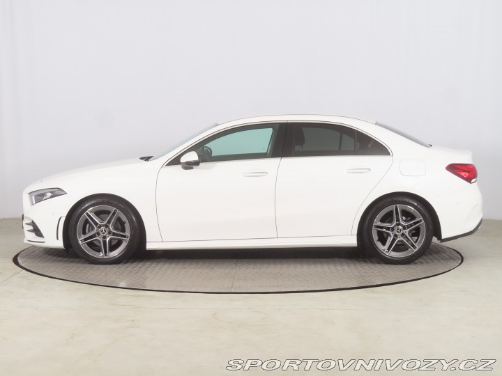 Mercedes-Benz A AMG Line A 180 d 2021