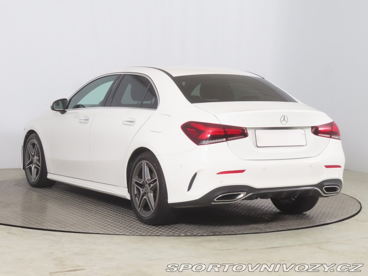 Mercedes-Benz A AMG Line A 180 d 2021