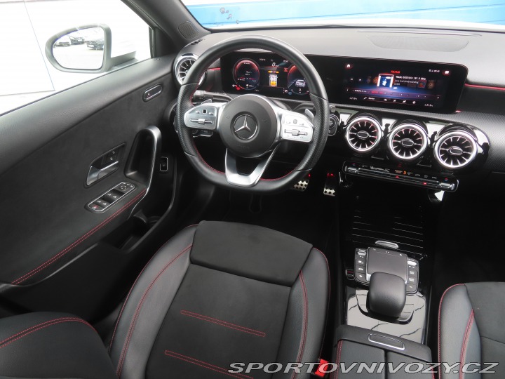 Mercedes-Benz A AMG Line A 180 d 2021