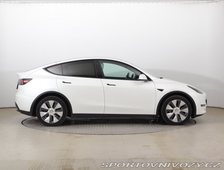 Tesla Model Y . Long Range AWD 75kWh 2021
