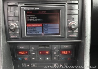 Audi A4 Avant 3,0   220 PS • Auto 2003