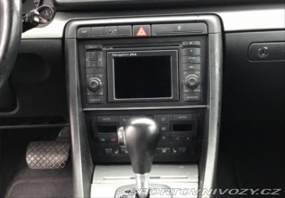 Audi A4 Avant 3,0   220 PS • Auto 2003