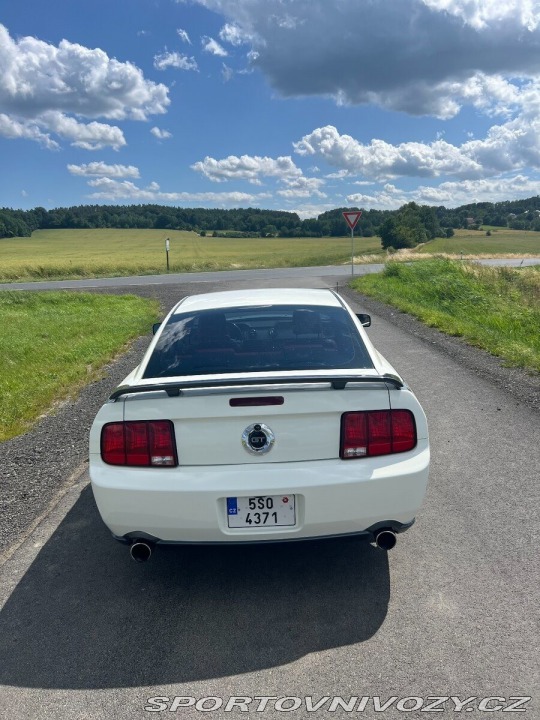 Ford Mustang GT 2005