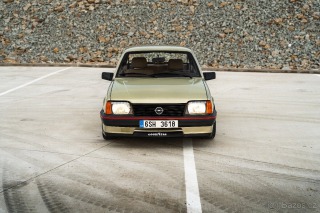 Opel  Ascona 2,0   C