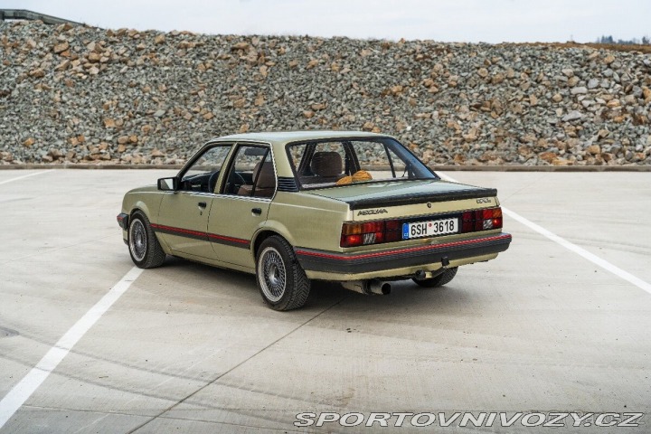 Opel Ostatní modely Ascona 2,0 C 1800