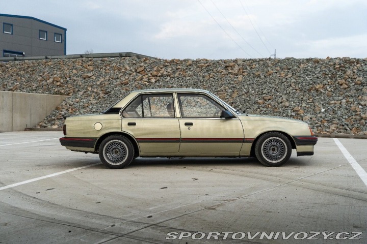 Opel Ostatní modely Ascona 2,0 C 1800