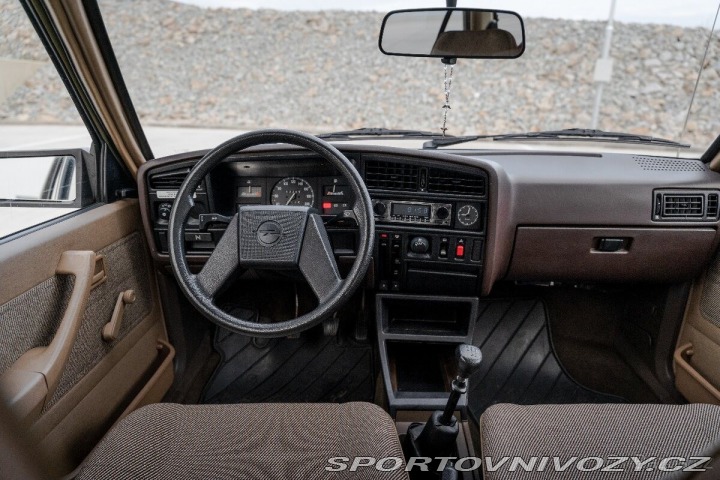 Opel Ostatní modely Ascona 2,0 C 1800