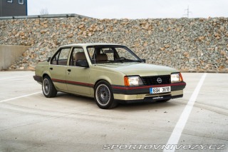 Opel Ostatní modely Ascona 2,0   C 1800
