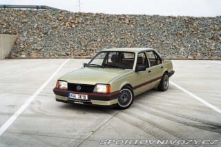 Opel Ostatní modely Ascona 2,0   C 1800